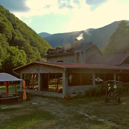 Cabana Retezat 招待所 Rîu de Mori
